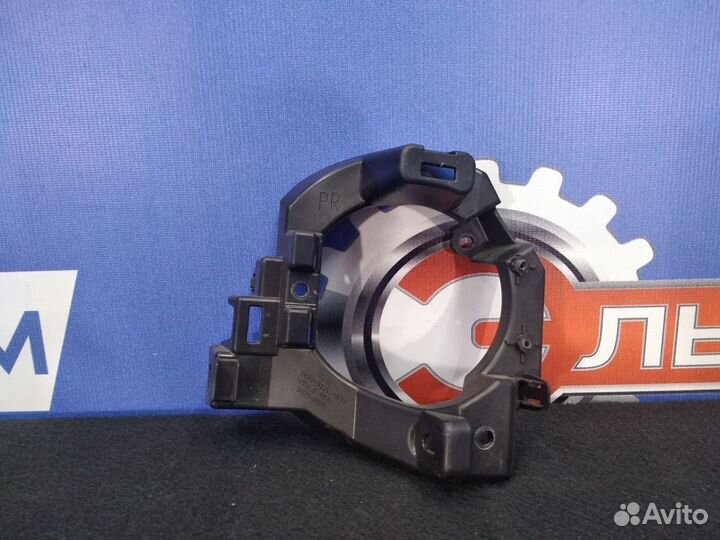 Кронштейн птф правый Toyota Prado 150 2009