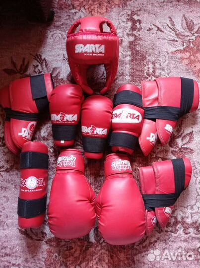 Боксерские перчатки