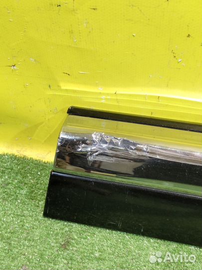 Накладка двери передней правой Lexus LX570 2015