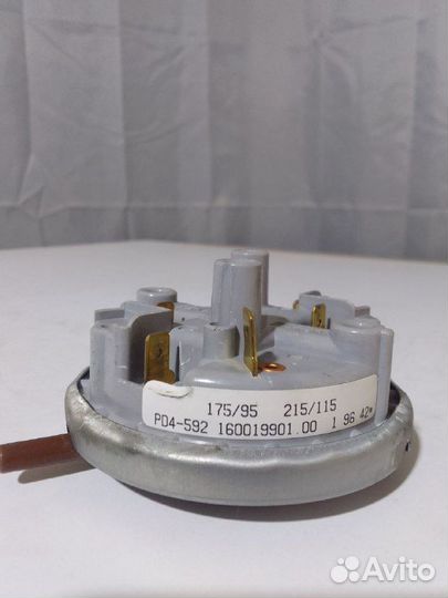 Прессостат ariston indesit 16001990100