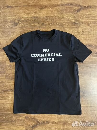 Футболка Heronwater No Commercial Lyrics M
