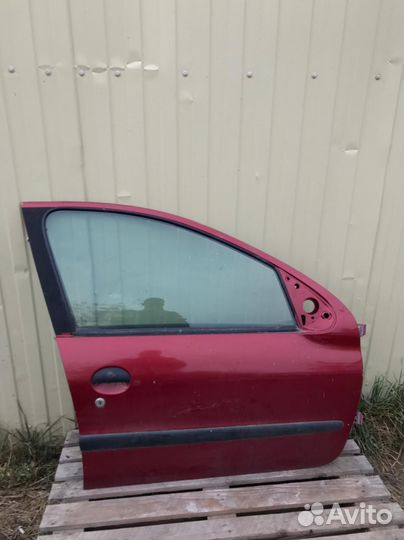 Дверь передняя правая peugeot 206