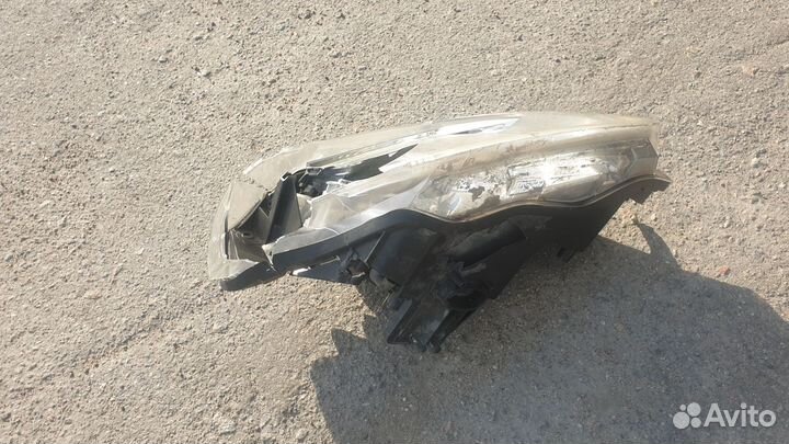 Фара правая Nissan pathfinder R51 битая