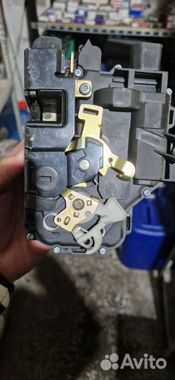 Замок двери задней правой VW Passat B5 -05, Golf I