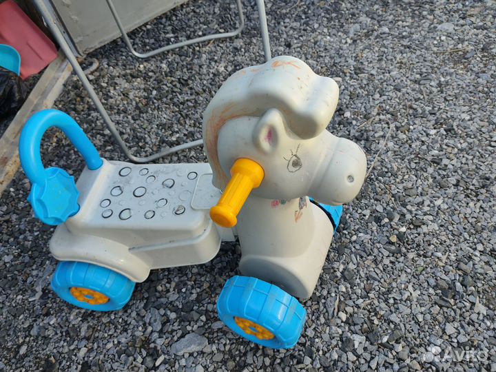 Игрушка каталка лошадка. Беговел