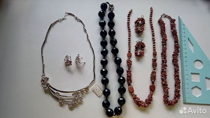 Бижутерия: бусы, серьги, ожерелье
