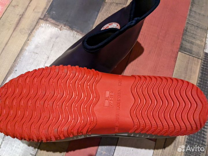 Резиновые ботинки