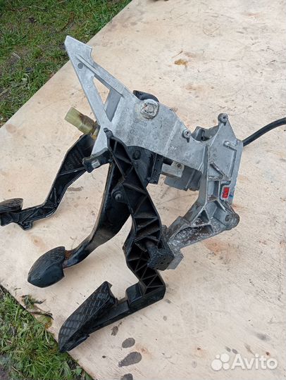 Блок педалей VW Passat B5