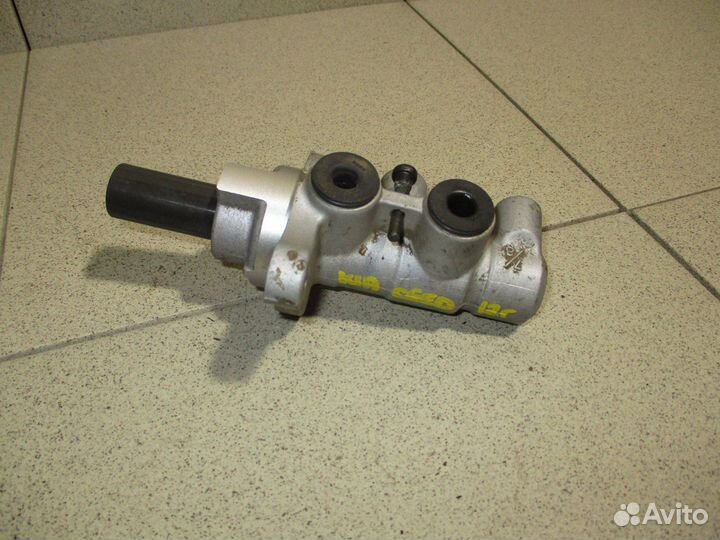 Цилиндр тормозной главный Kia Ceed 2 (JD)