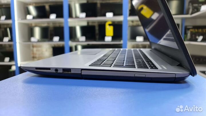Ноутбук Asus 15.6