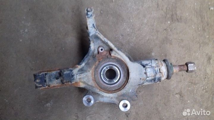 Кулак поворотный передний правый Citroen C4 2011