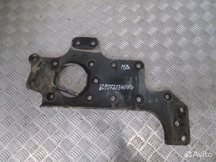 Кронштейн усилителя бампера правый Mercedes-Benz A