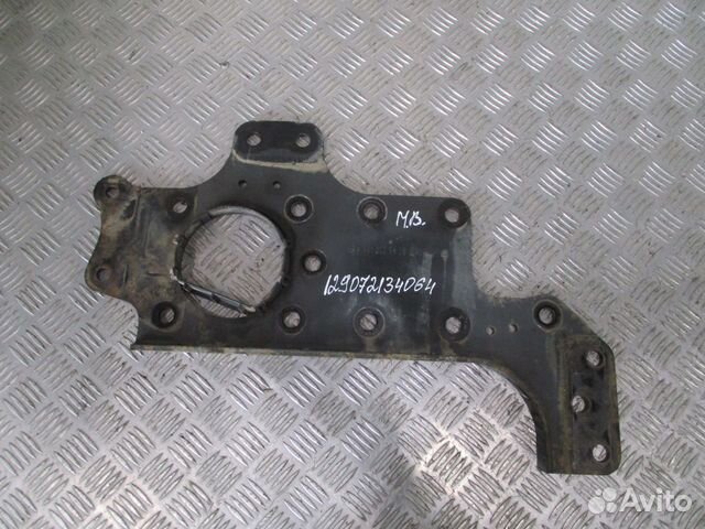 Кронштейн усилителя бампера правый Mercedes-Benz A