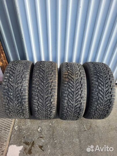 Nokian Tyres Hakkapeliitta 9 235/45 R18 98T