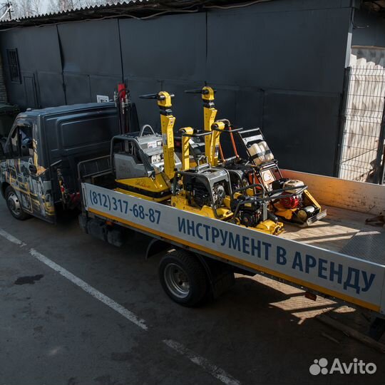 Бензиновая виброплита, реверсивная, 240 кг