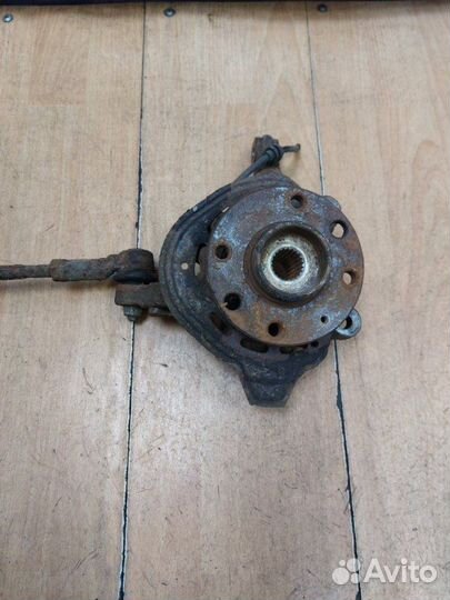 Поворотный кулак передний правый Opel Combo Z14XEP