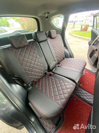 Чехлы на Toyota Rav-4(40)