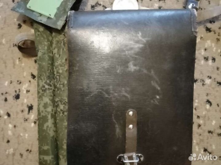 Планшет, флажки, компас