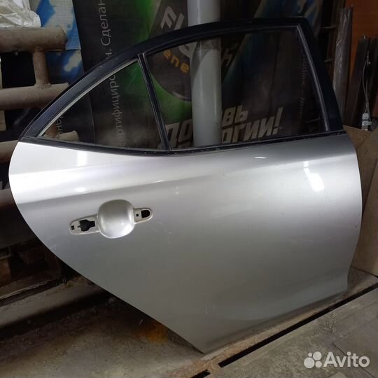 Дверь задняя правая