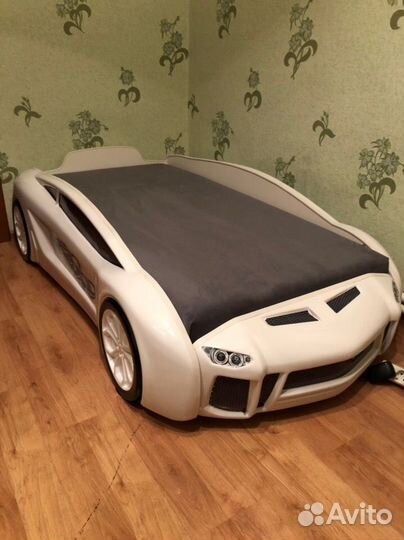 Детская кровать Машина с матрасом