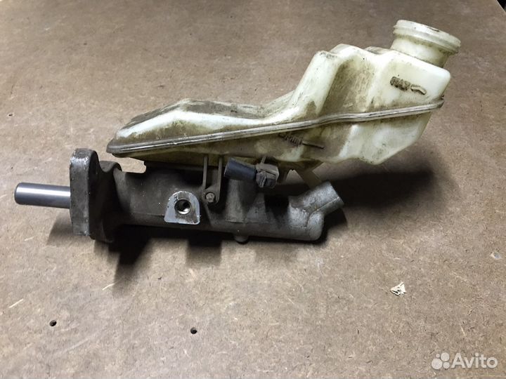 Toyota avensis 250 главный тормозной цилиндр