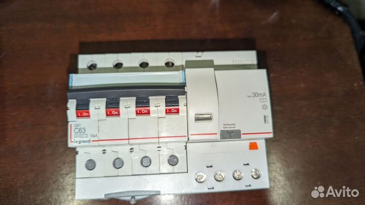 Дифавтомат Legrand DX3 авдт 4P C63A 30mA 6kA
