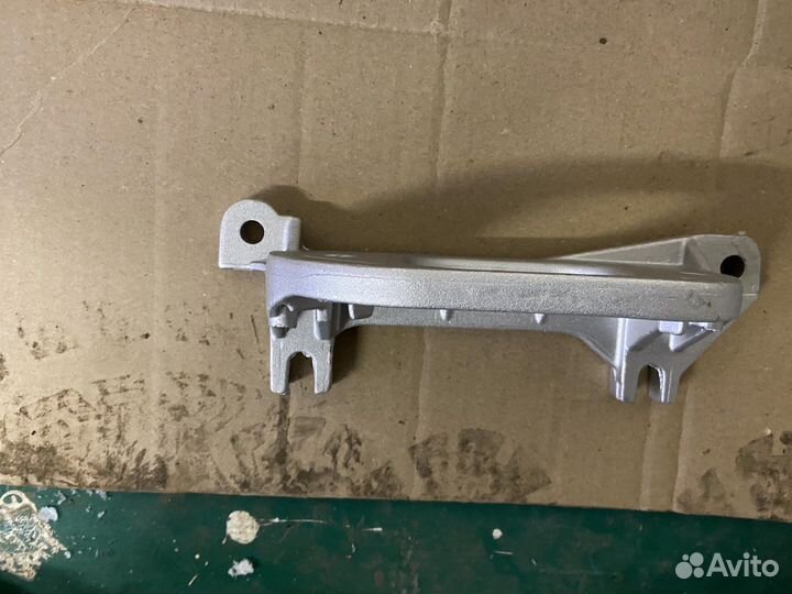 Крепление двигателя правое