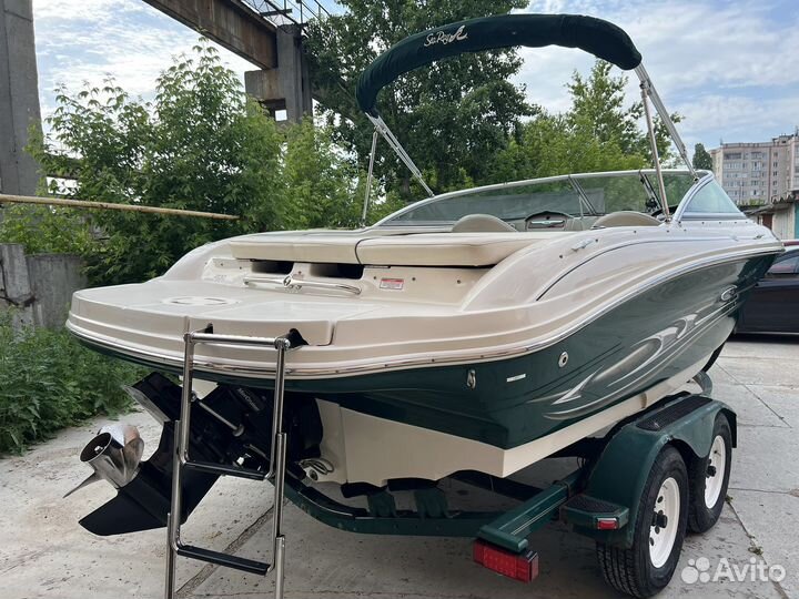Катер Sea Ray 200 select