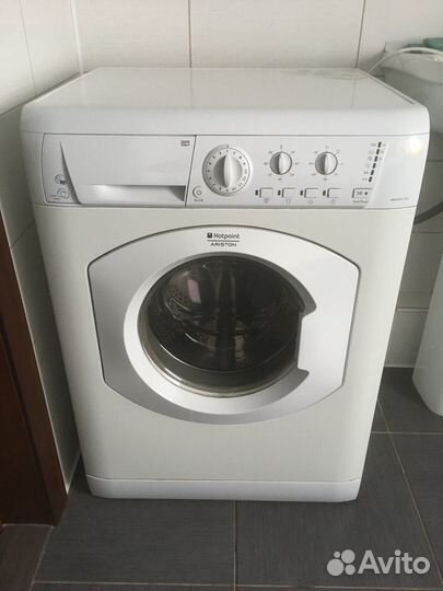 Стирально-сушильная машина ariston