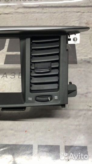 Консоль магнитофона передний правый Infiniti Qx56