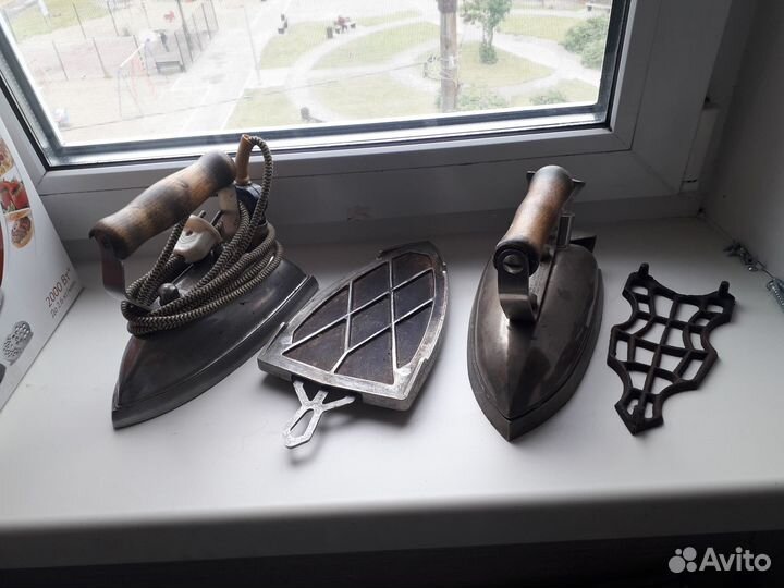 Утюги с подставками СССР
