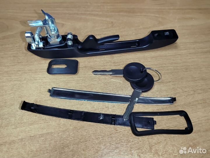 Ручка передней правой двери VW Golf 2 (Дефект)