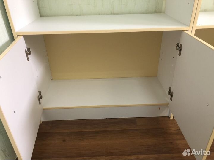 Стеллаж,витрина,шкафчик