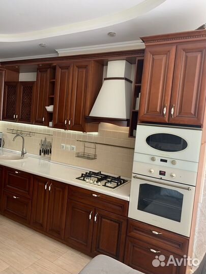 Кухня из массива (2,10/3,4) с доводчиками