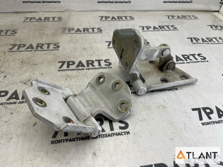 Петли 5-й двери mitsubishi pajero IO