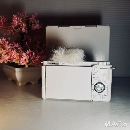 Sony zv e10 kit white