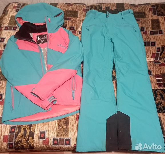Костюм женский для сноуборда и горных лыж
