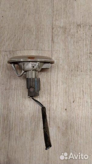 Повторитель в крыло передний Mazda Mazda 3 BK Z6