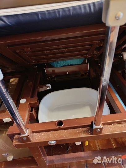 Кровать для лежачих с поворотом и туалетом