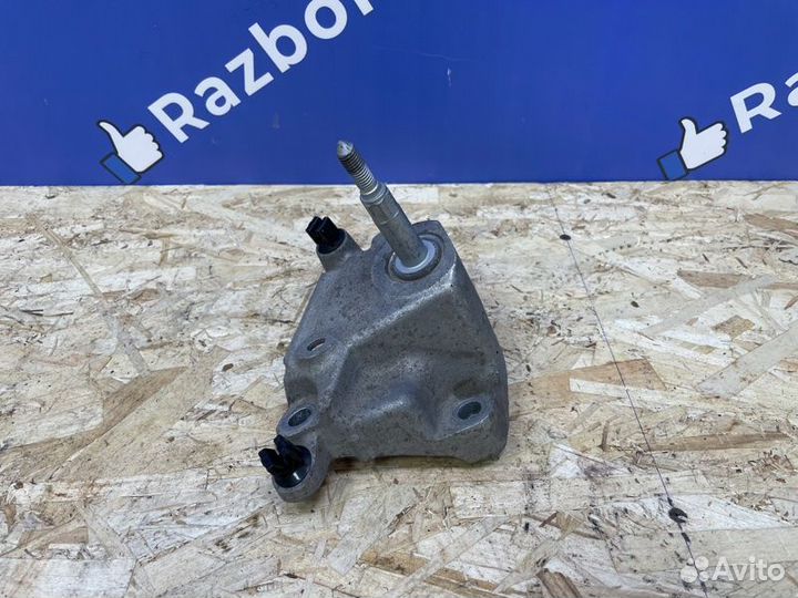 Опора кпп Nissan Terrano