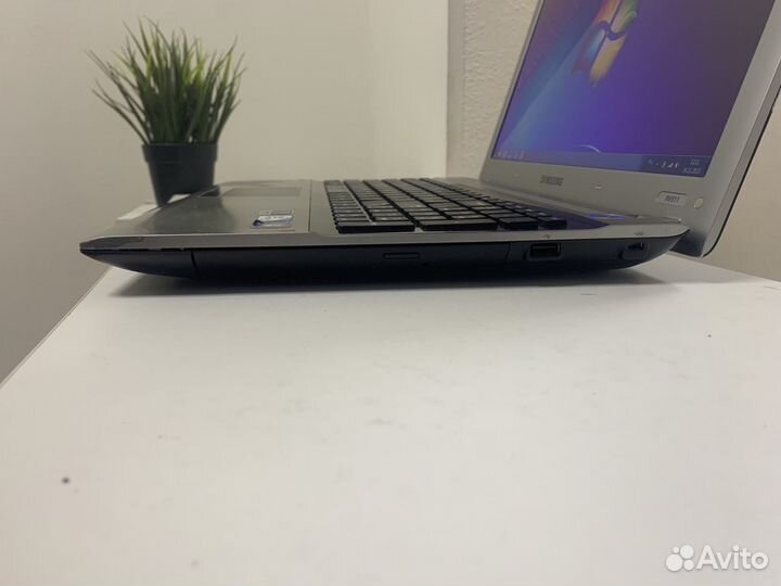 Ноутбук samsung rv511 Intel Core i3