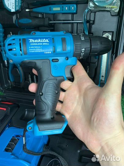 Шуруповерт makita 26V с набором инструментов / гар