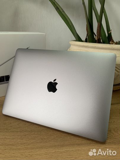 MacBook Pro 13 2016 i5 8gb 1tb идеальный