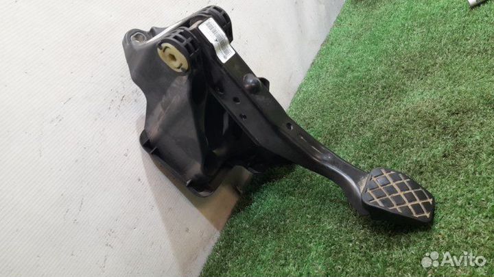 Педаль тормоза Skoda Fabia 2 CGP 1.2 2014