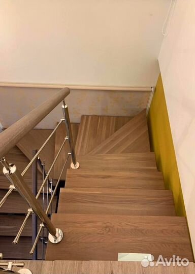 Лестница на металлокаркасе открытого типа