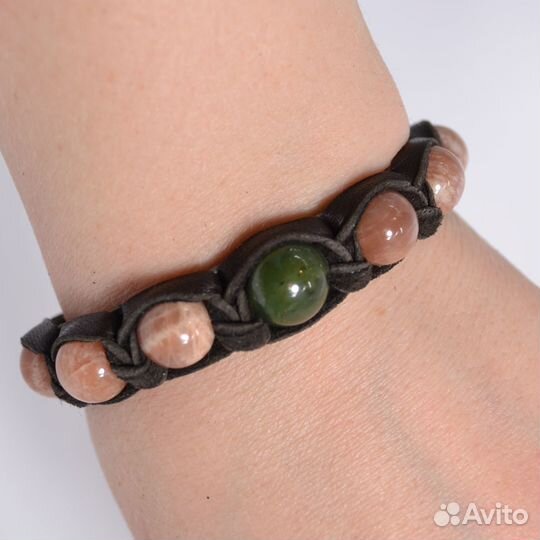 Кожаный браслет с нефритом и солнечным камнем