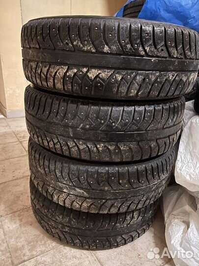 Bridgestone Ice Cruiser 7000 225/65 R17