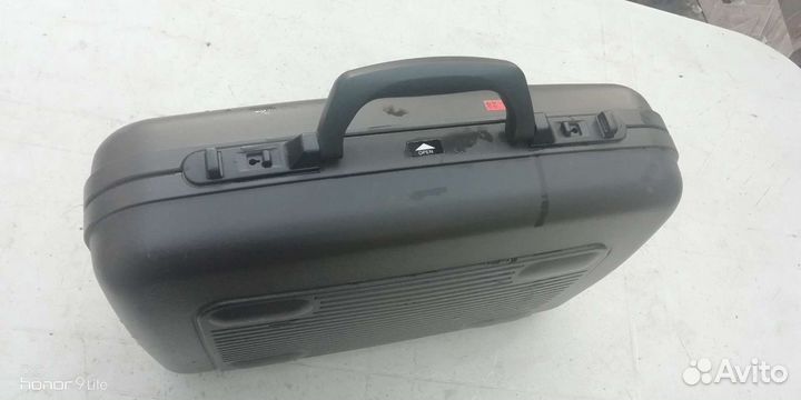 Видеокамера касетная hitachi