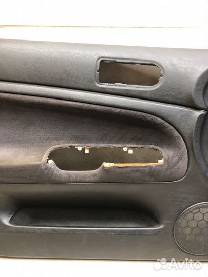 Обшивка двери передняя левая Volkswagen Passat B5