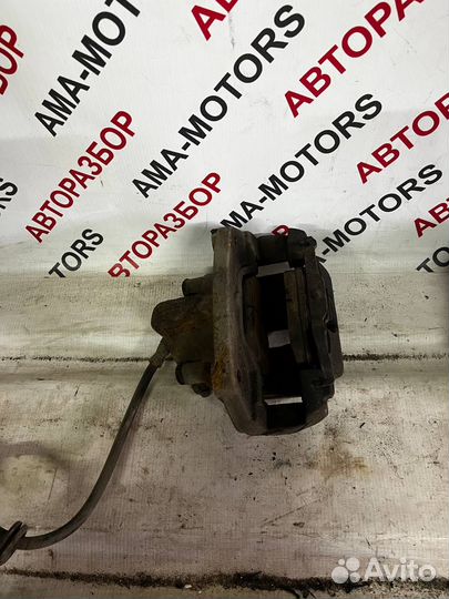 Суппорт передний правый Land Rover Range Rover 3